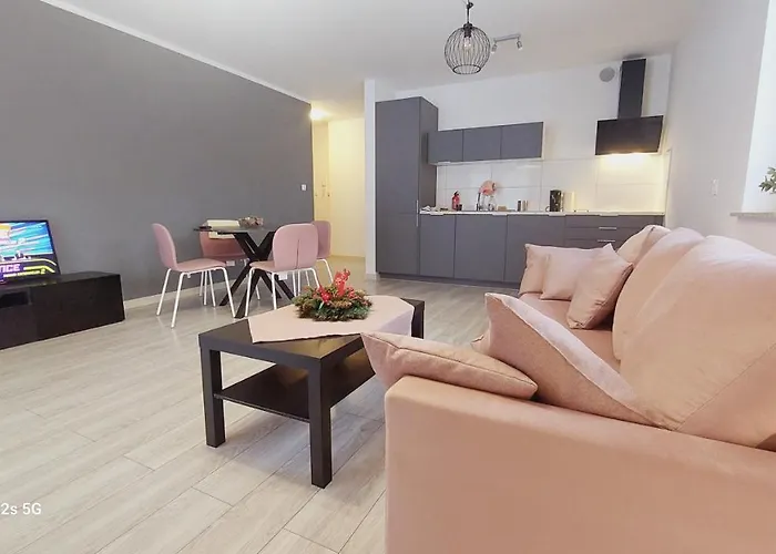 Sunny Hill , 公寓 *